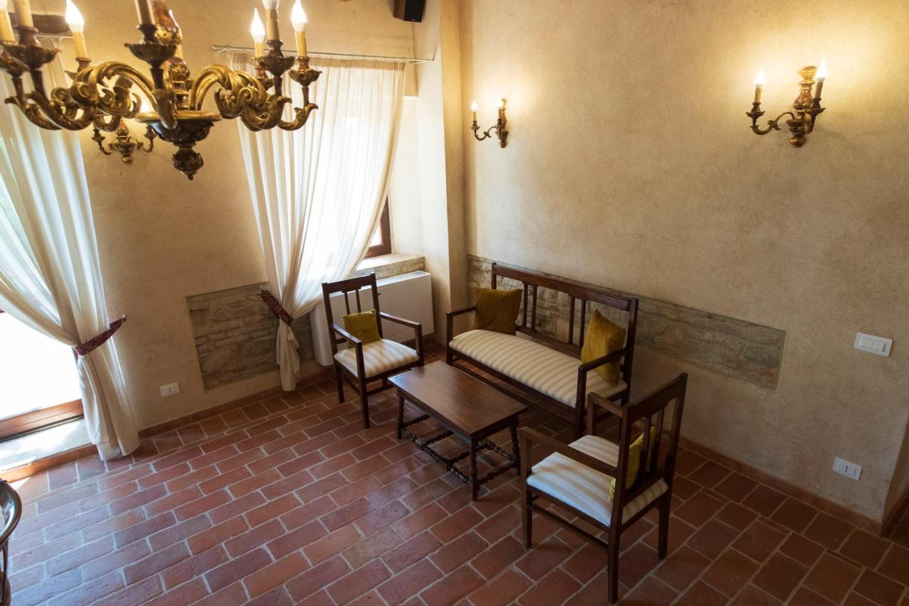 Locanda Di Montegiove 法诺 外观 照片