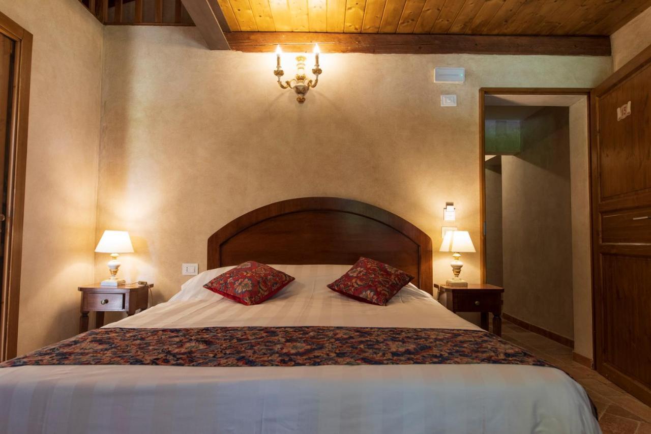 Locanda Di Montegiove 法诺 外观 照片